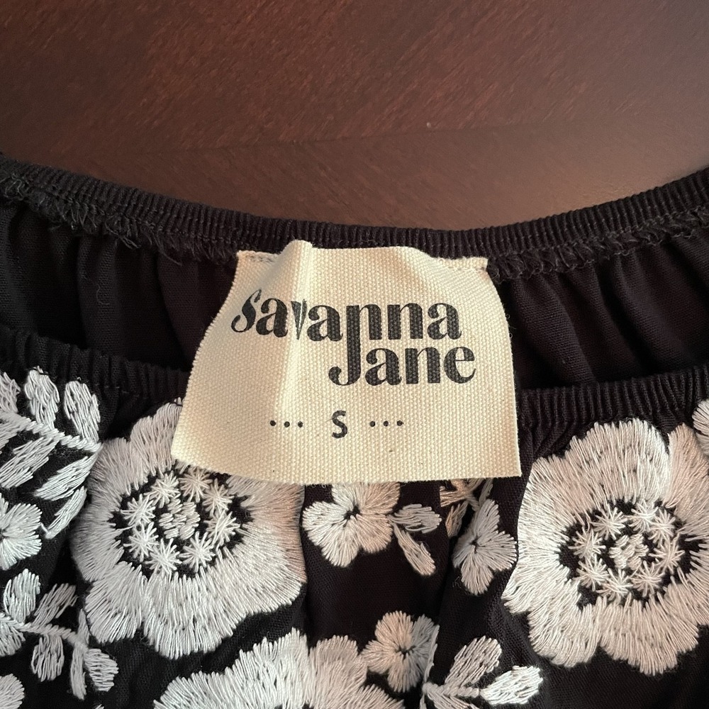 Savanna Jane Floral Embroidered Blouse Black Sz S Boho Western Eyelet Scalloped - Picture 6 of 9
